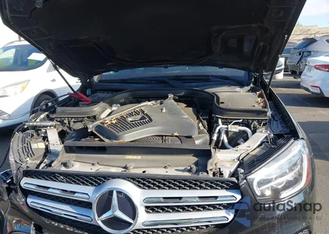 2020 Mercedes-Benz Glc 300 z USA, uszkodzony, nr VIN W1N0G8DB8LF842228